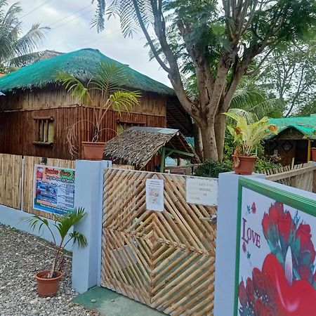 Moalboal Bamboo House / Rooms Экстерьер фото