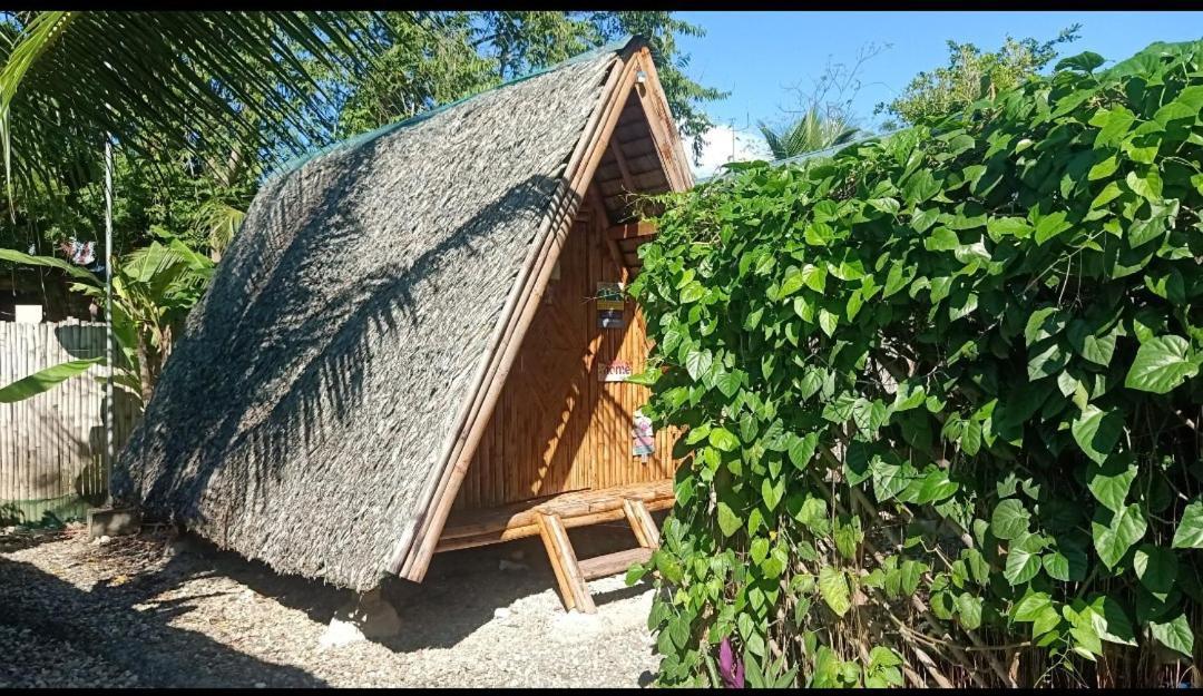 Moalboal Bamboo House / Rooms Экстерьер фото